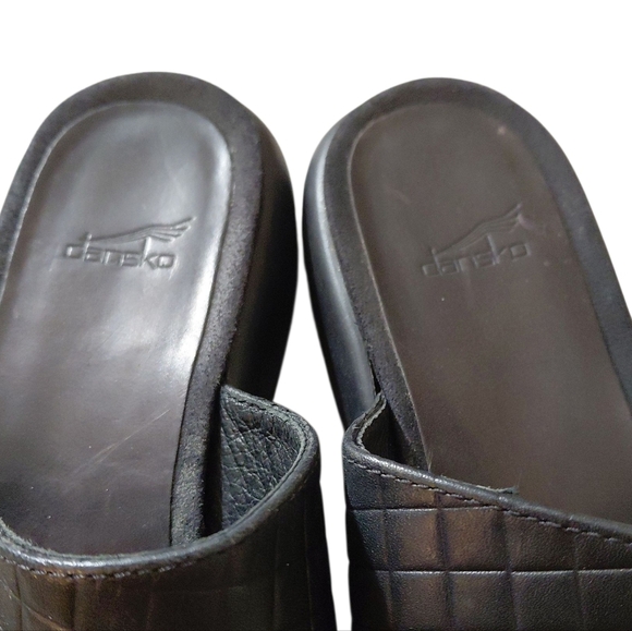 Dansko Black Women's Sandals - Picture 5 of 12